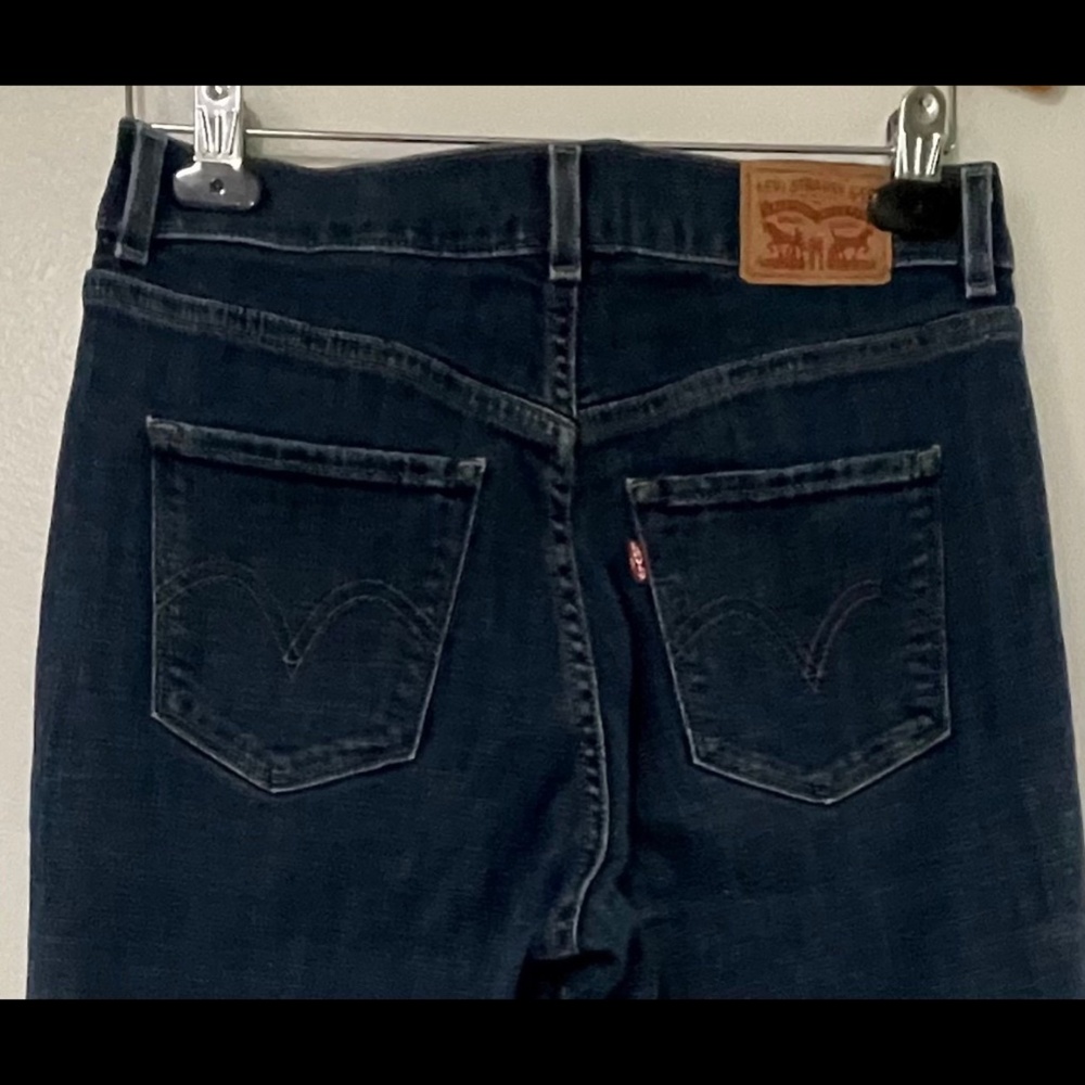 Levis Jeans Straight Leg Size 4